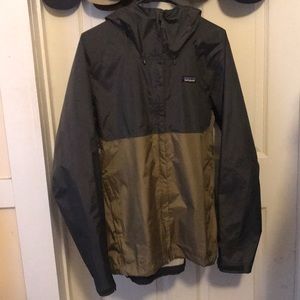 Men’s Patagonia Rain Jacket